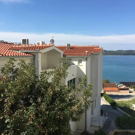 Rozac * Τρογκίρ